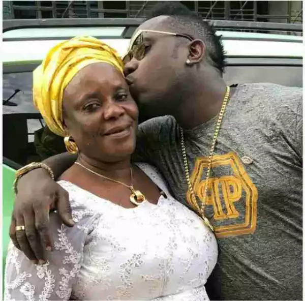 "Mama, Chop My Money As You Like": Duncan Mighty Kisses His Mother In Adorable Photo